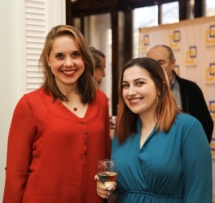 The artists behind the delicious cupcakes and the brain cake - Arina Gerasimova (left) and Razom for Ukraine's Vice President, Natalia Shyrba (right).